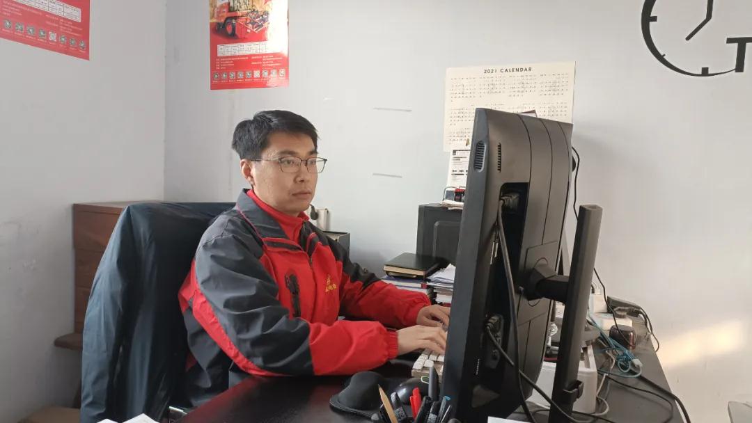 鄭州中聯(lián)電子商務(wù)部部長吉平:服務(wù)是第二競爭力 吉平1.jpg