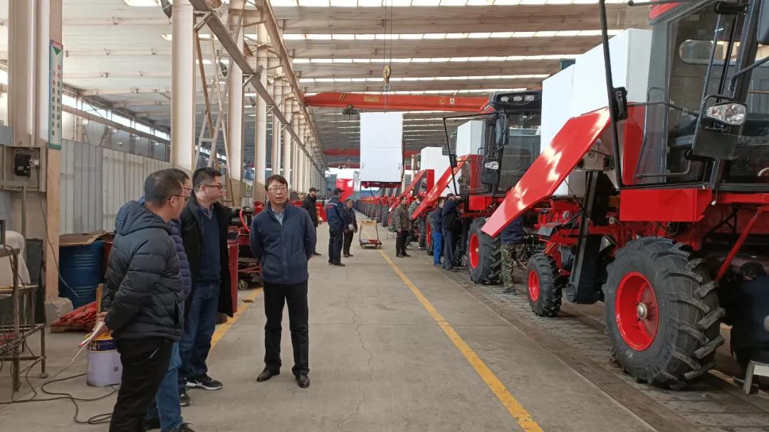 熱烈歡迎中國農機工業(yè)協(xié)會代表團蒞臨鄭州中聯(lián)參觀指導工作 12.242.jpg